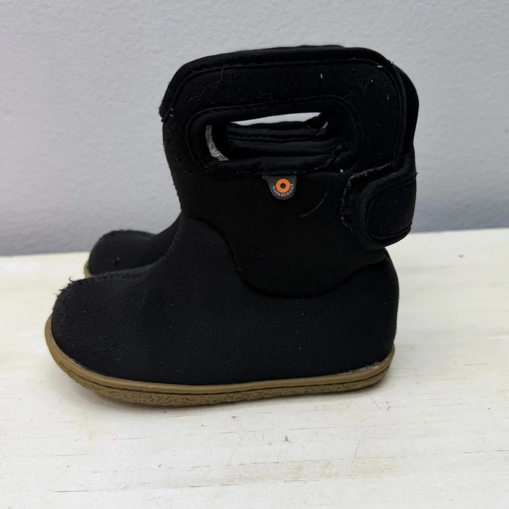 Bogs Black Insulated Rain Boots Size 7 Kids